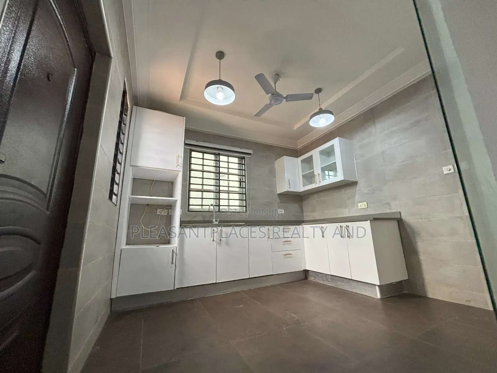 4bdrm Duplex in Pleasantplaces, Ashomang Estate for rent in Ashomang Estate