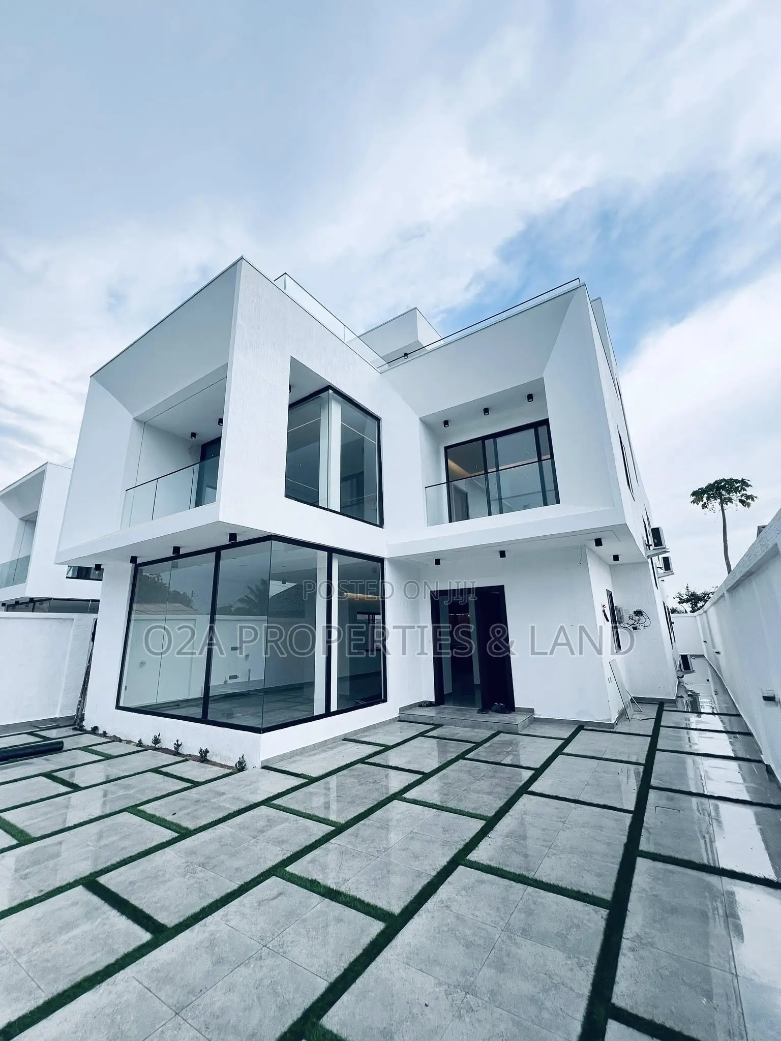 3bdrm House in Ashaley Botwe, Lake Side Estate for sale in Lake Side Estate
