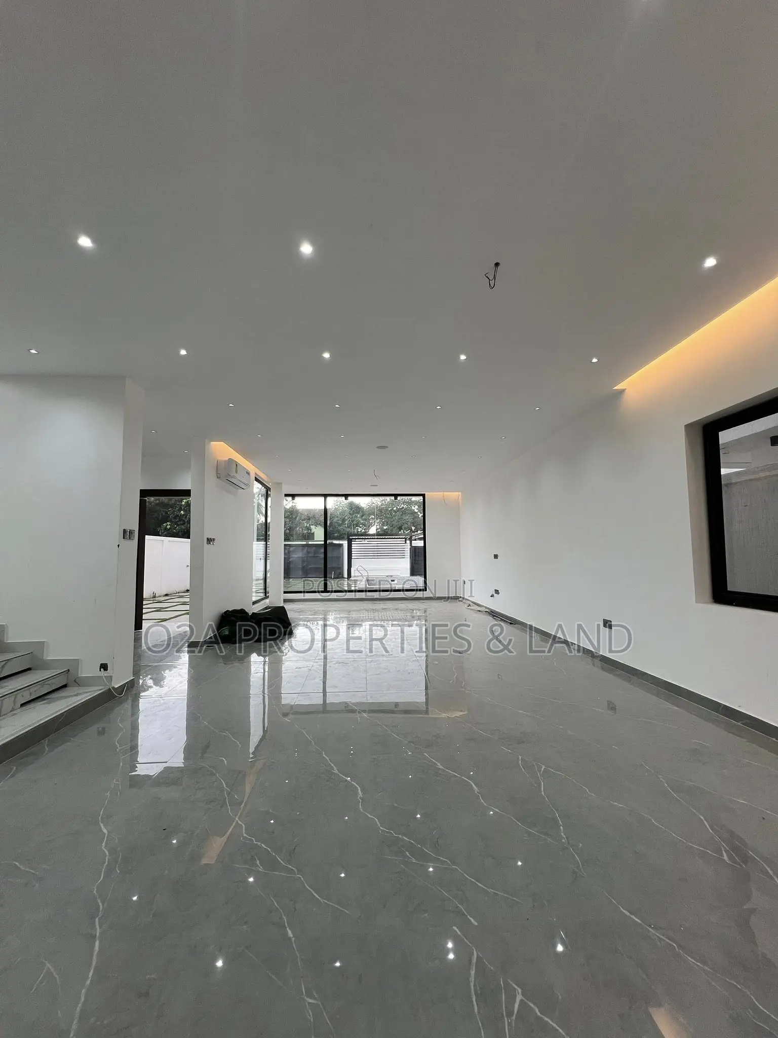 3bdrm House in Ashaley Botwe, Lake Side Estate for sale in Lake Side Estate