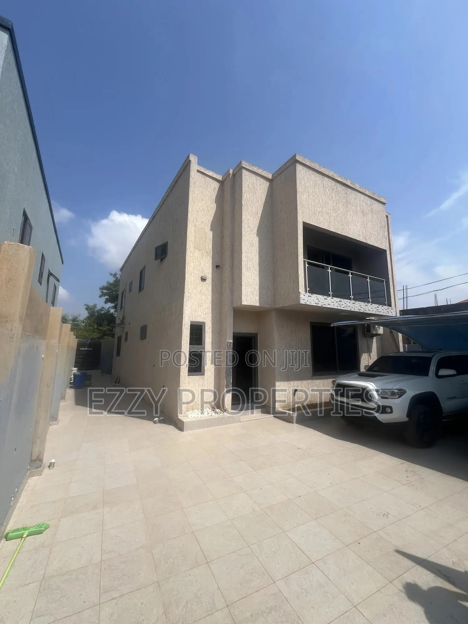 4bdrm House in Amrahia Regimanuel, Ga East Municipal for sale in Ga East Municipal