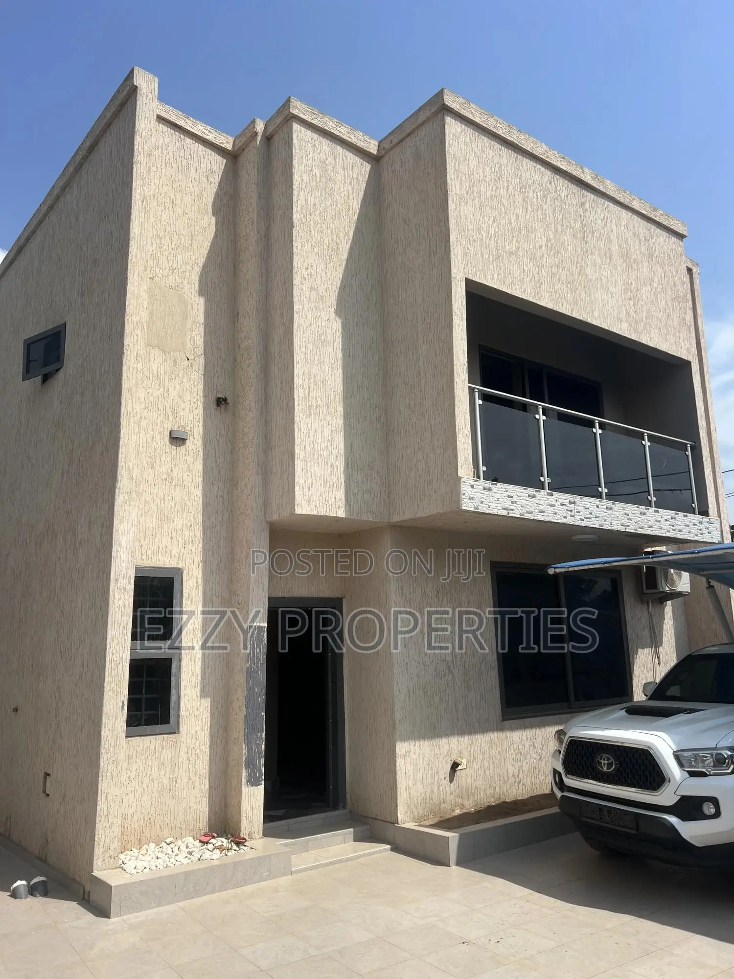 4bdrm House in Amrahia Regimanuel, Ga East Municipal for sale in Ga East Municipal
