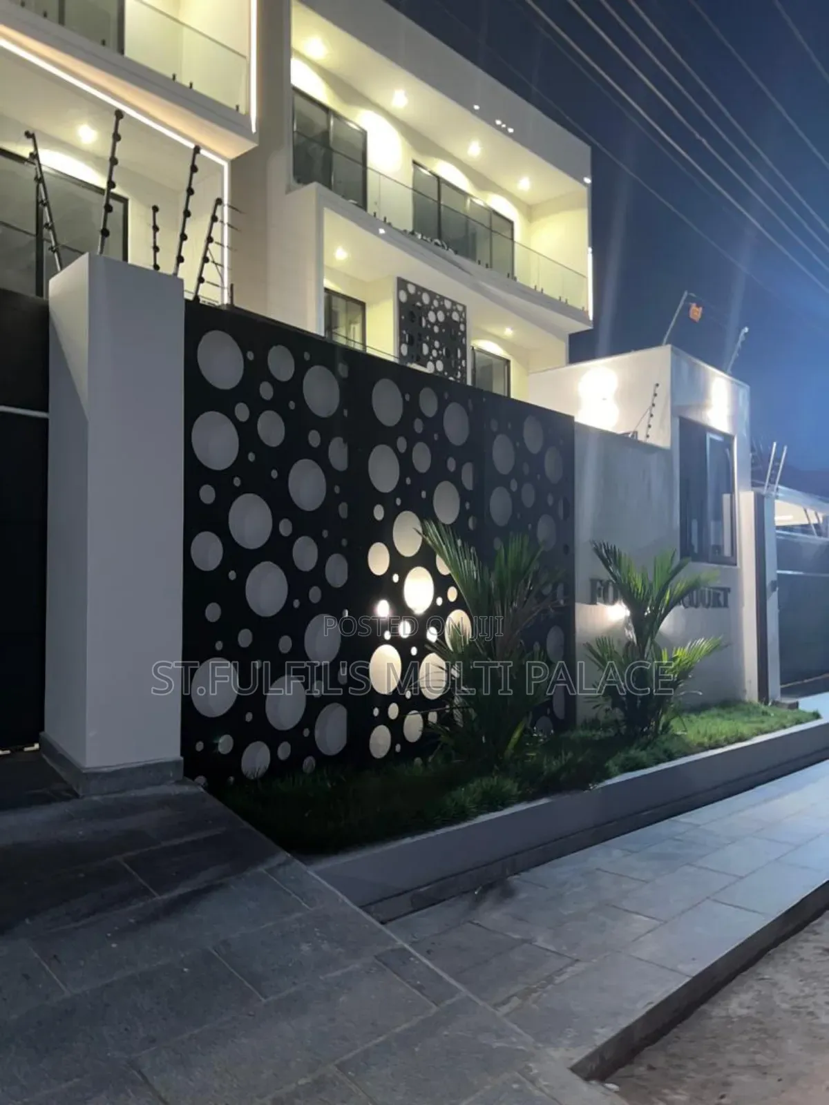 5bdrm Mansion in East Legon Around, Madina for sale in Madina