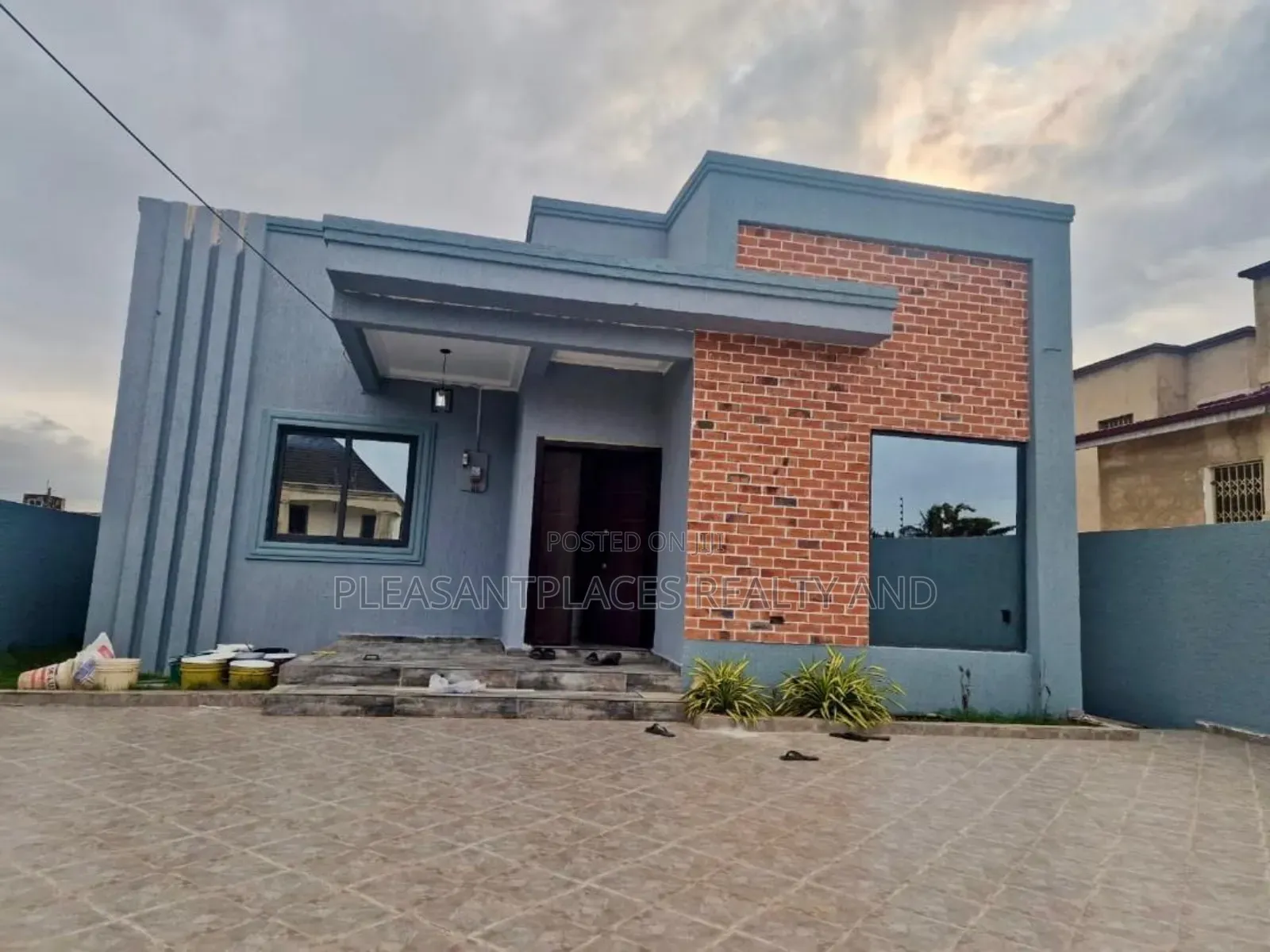 3bdrm House in Pleasantplaces, Oyarifa for sale in Oyarifa