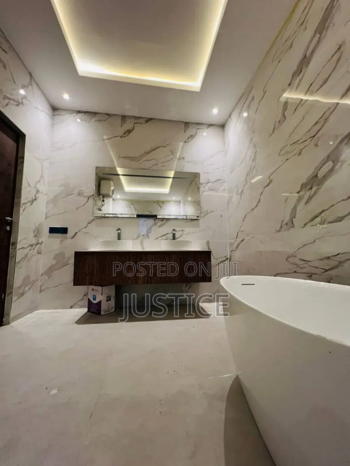 4bdrm House in Ashaley Botwe, School Junction for sale in School Junction