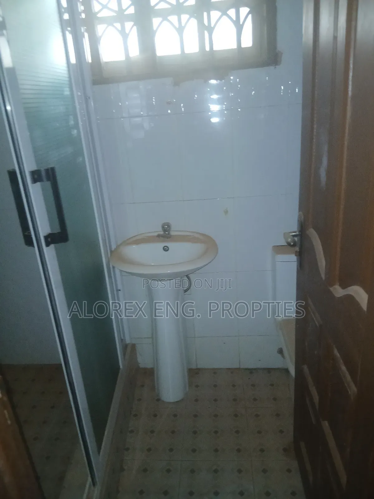 2bdrm Apartment in 2 Washrooms, Adenta for rent in Adenta