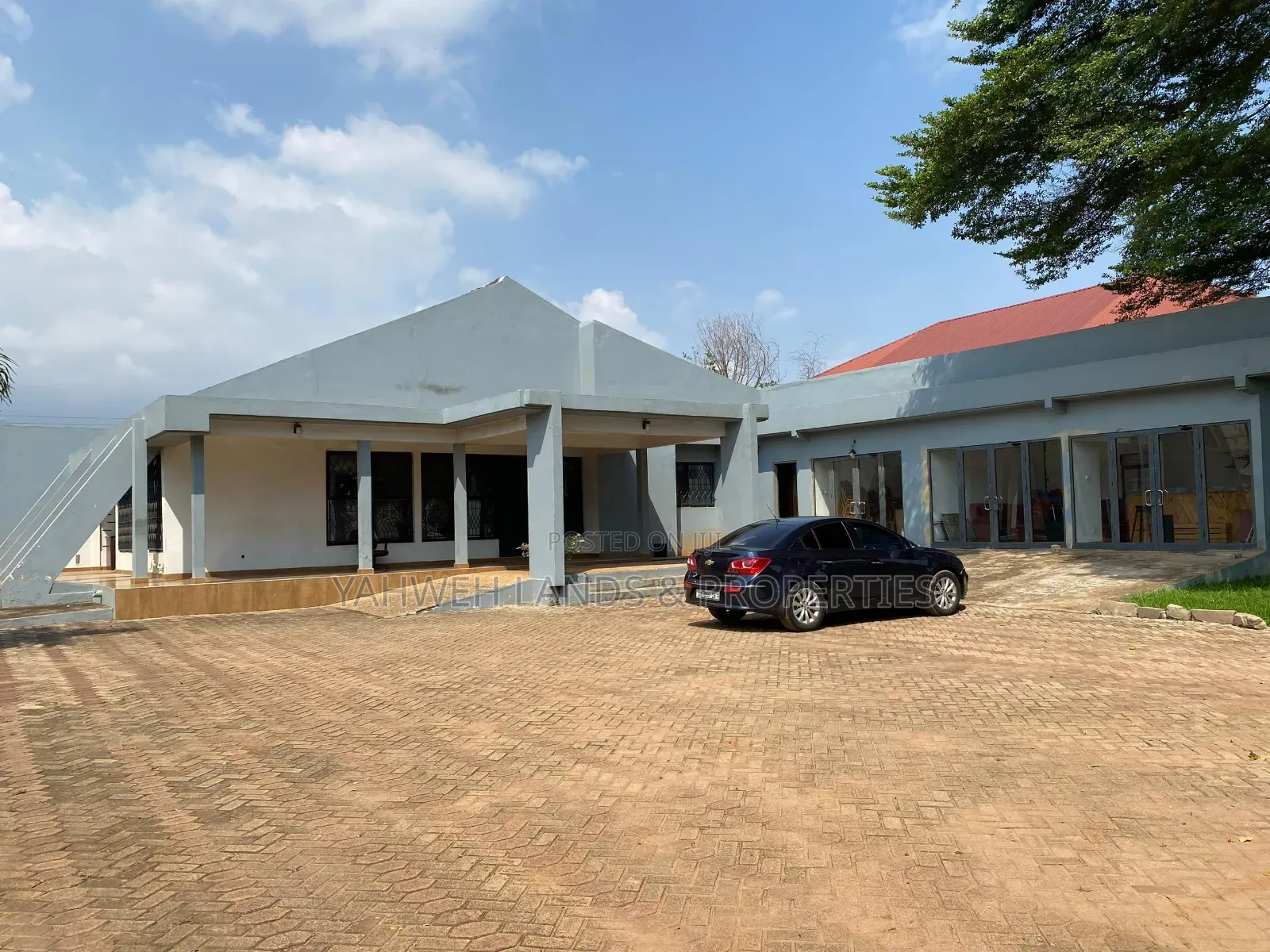 5bdrm House in Adenta for rent in Adenta