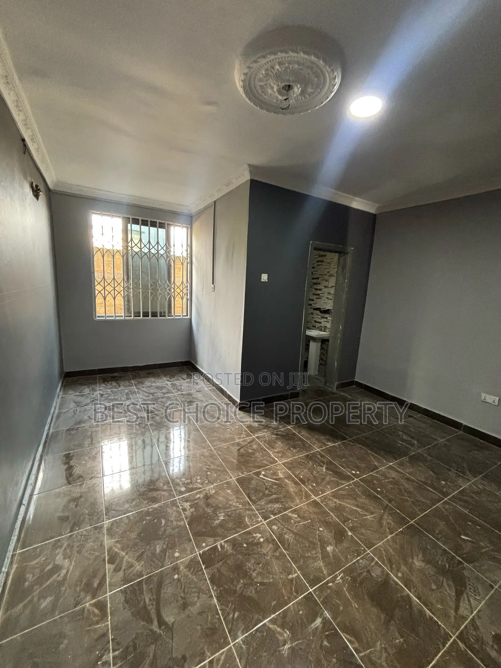 Chamber and Hall Sc in Adenta