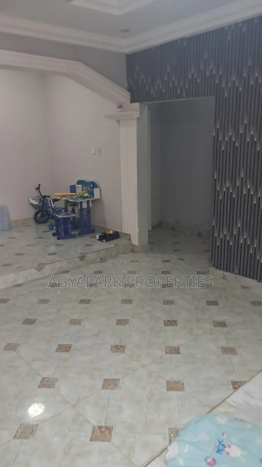 4bdrm Maisonette in Achiaman, Amasaman for sale in Amasaman