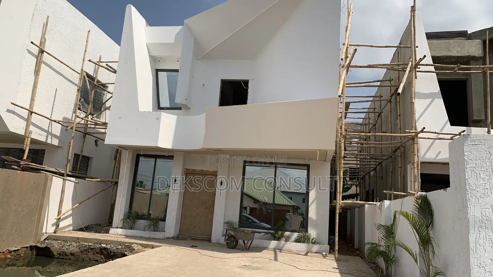 3bdrm House in Adjiriganor for sale in Adjiriganor