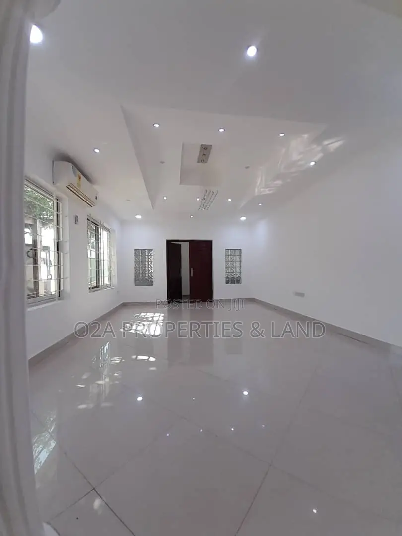 8bdrm House in Cantonment, Acquinas for rent in Acquinas