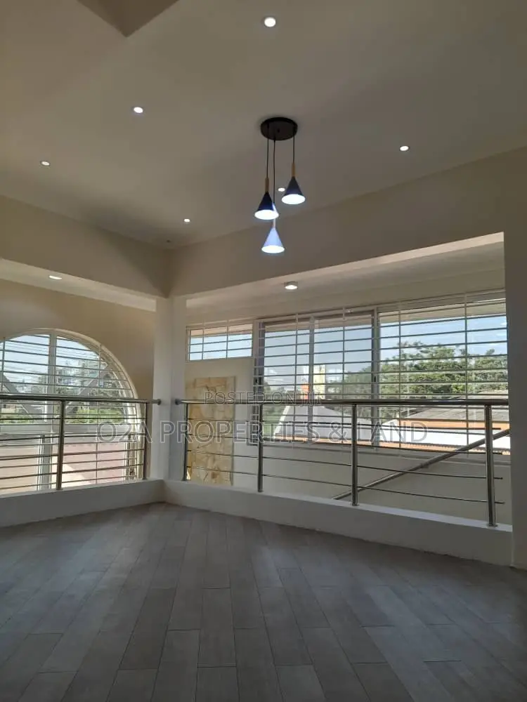 8bdrm House in Cantonment, Acquinas for rent in Acquinas