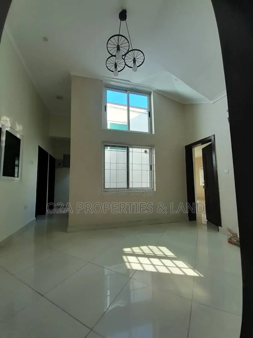 8bdrm House in Cantonment, Acquinas for rent in Acquinas