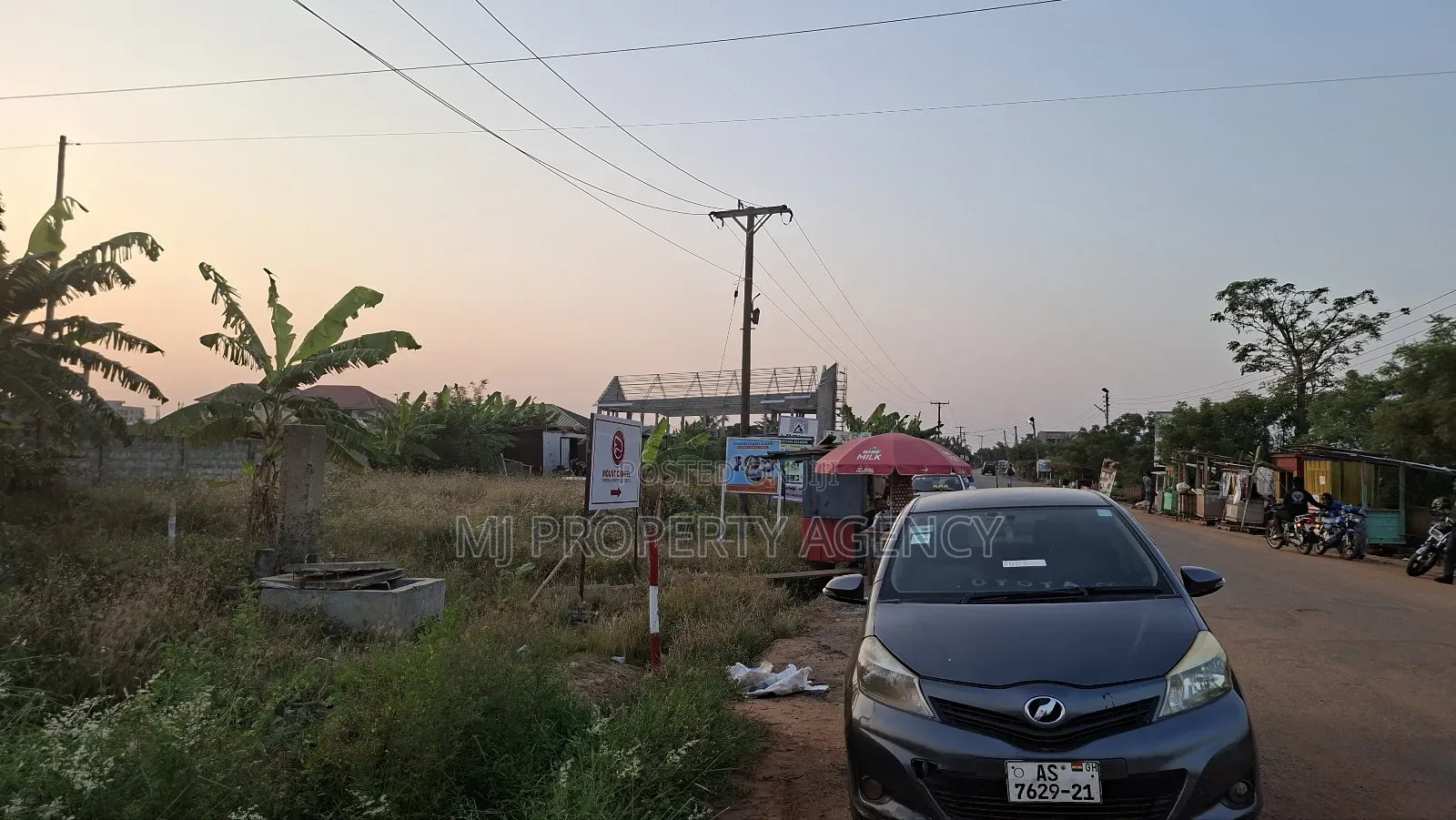 3 Plots Roadside Commercial Plot at Community 25 in Community 25