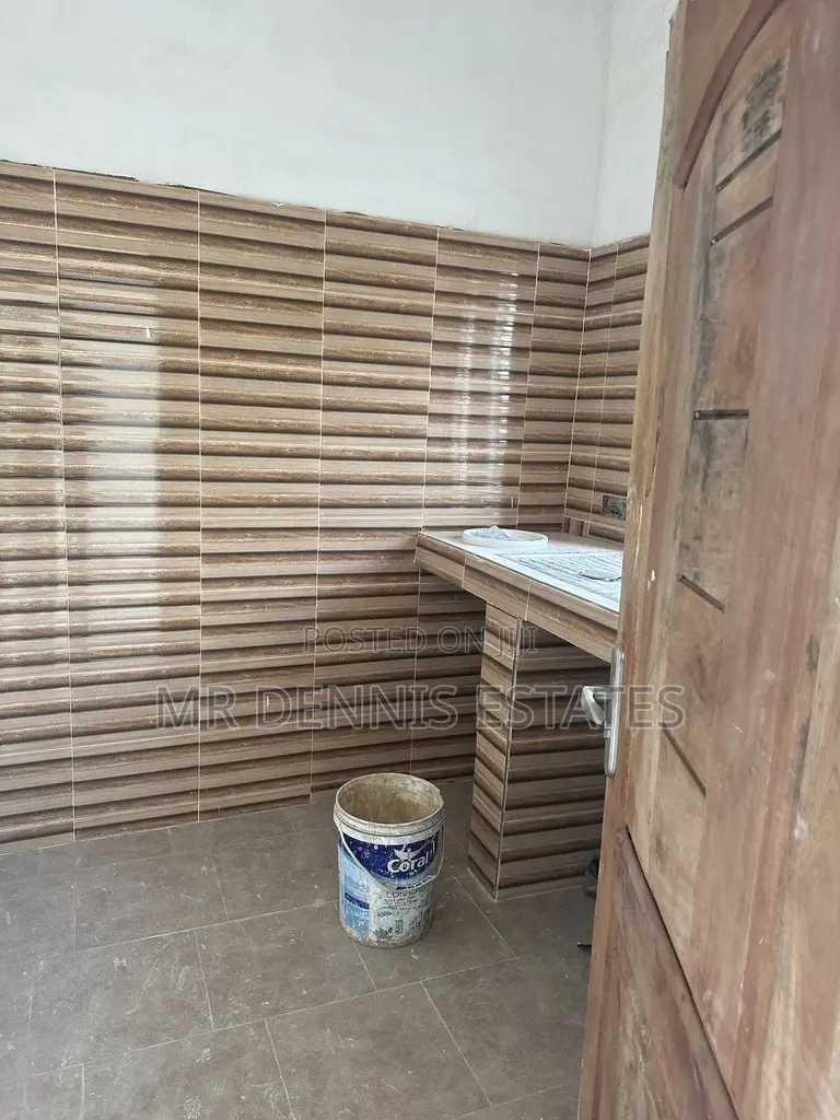 1bdrm Room & Parlour in Westhills Mall for rent in West Hills Mall Area