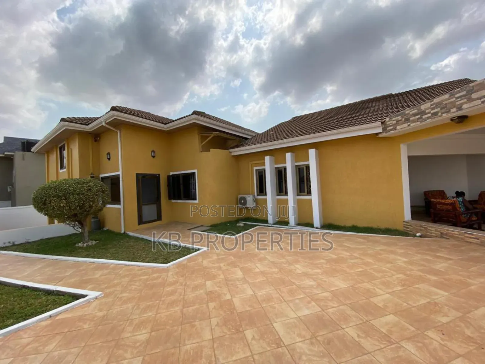 6bdrm Mansion in Kb Properties, Airport Residential Area for sale in Airport Residential Area