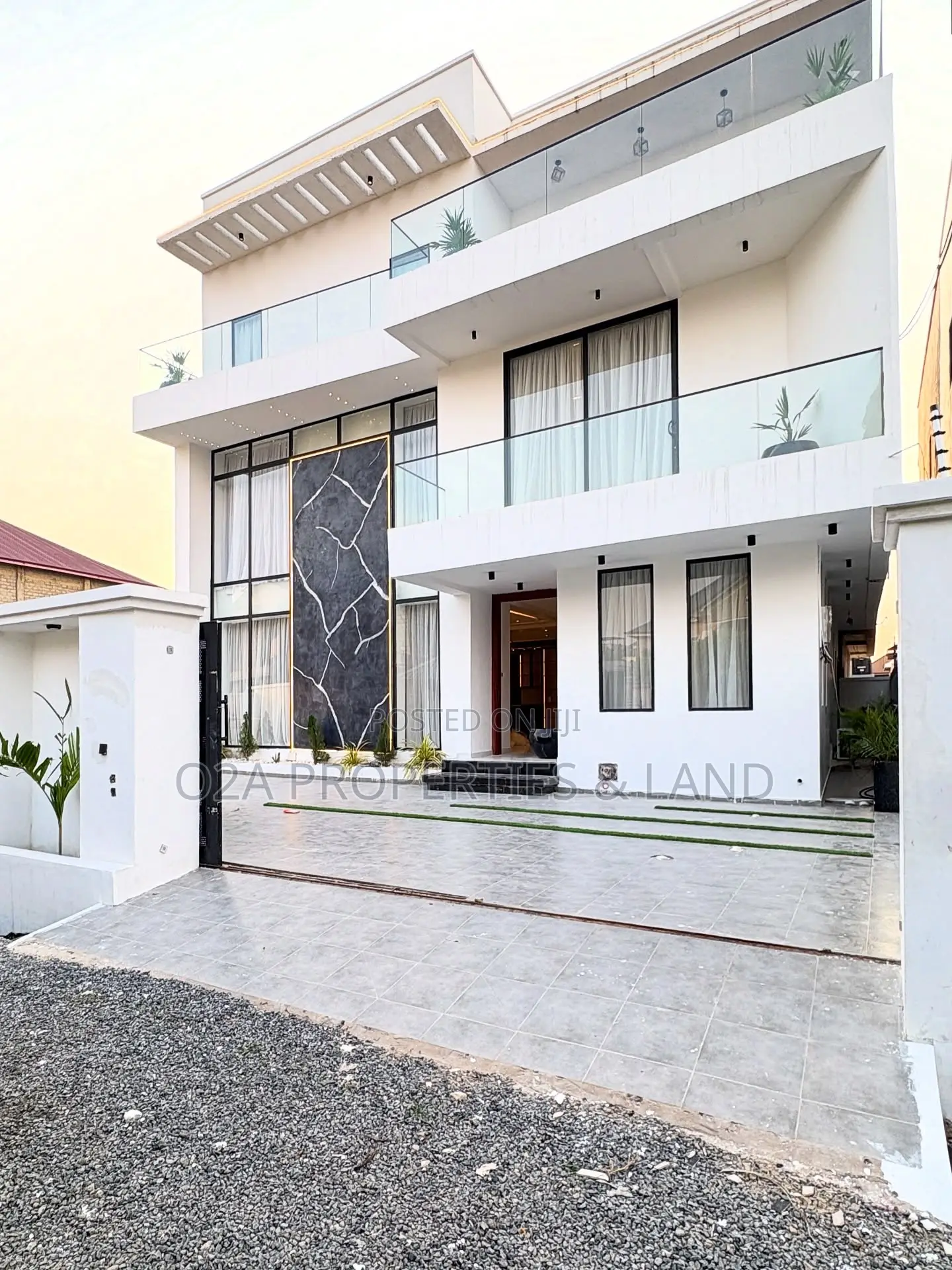 4bdrm House in East Legon, Bawaleshie for sale in Bawaleshie