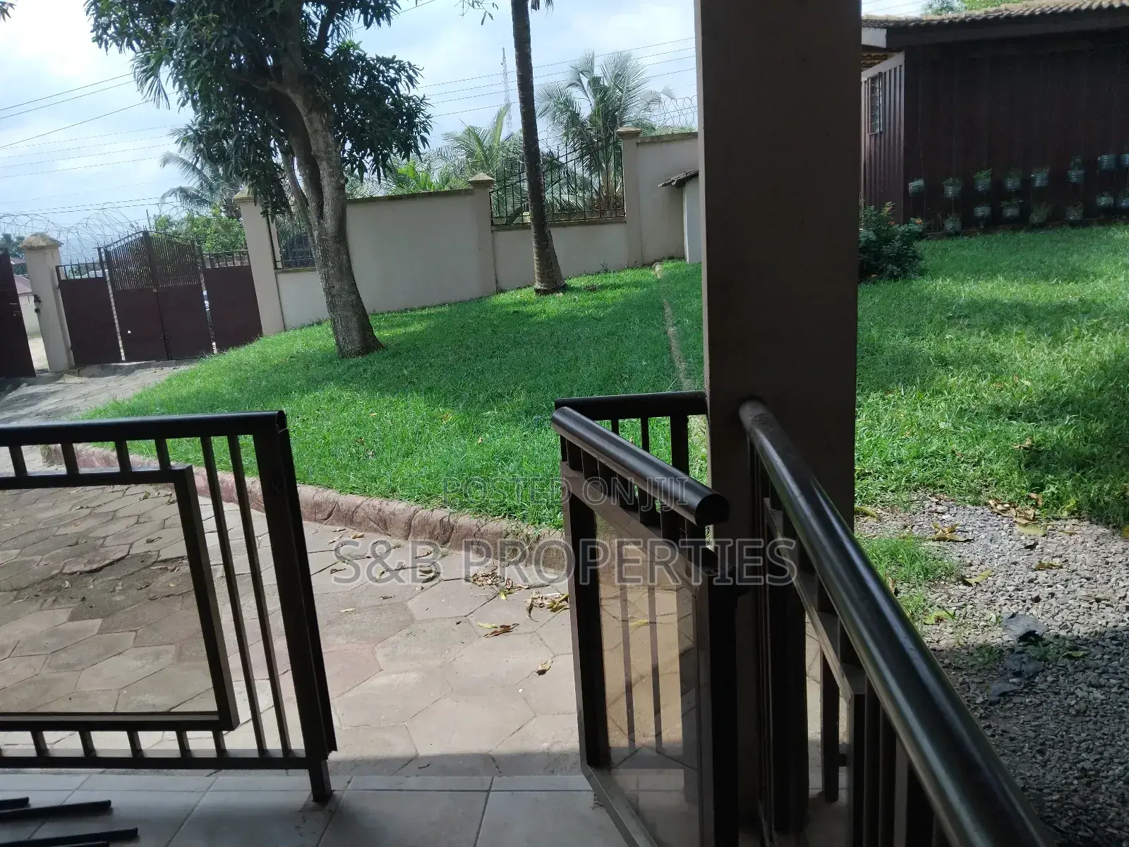 4bdrm Apartment in Ashomang Estate for rent in Ashomang Estate