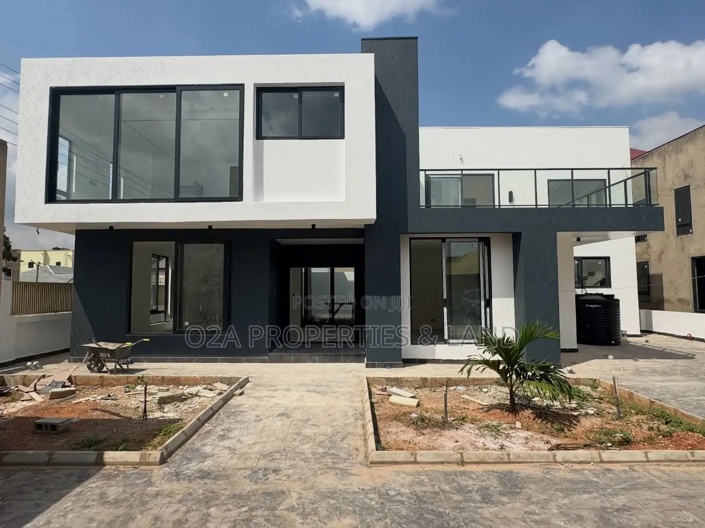 Furnished 5bdrm House in Lakeside Estate, for sale in Lake Side Estate