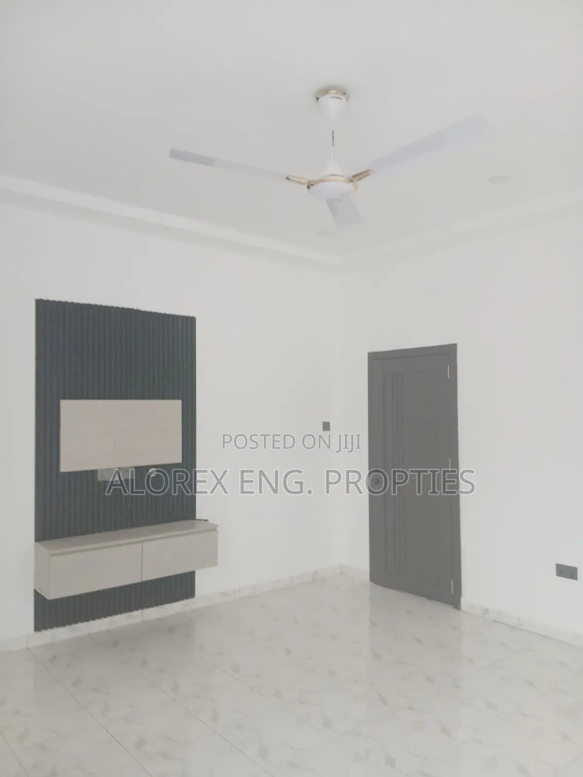 3bdrm Duplex in Near The Main Road, Oyarifa for sale in Oyarifa