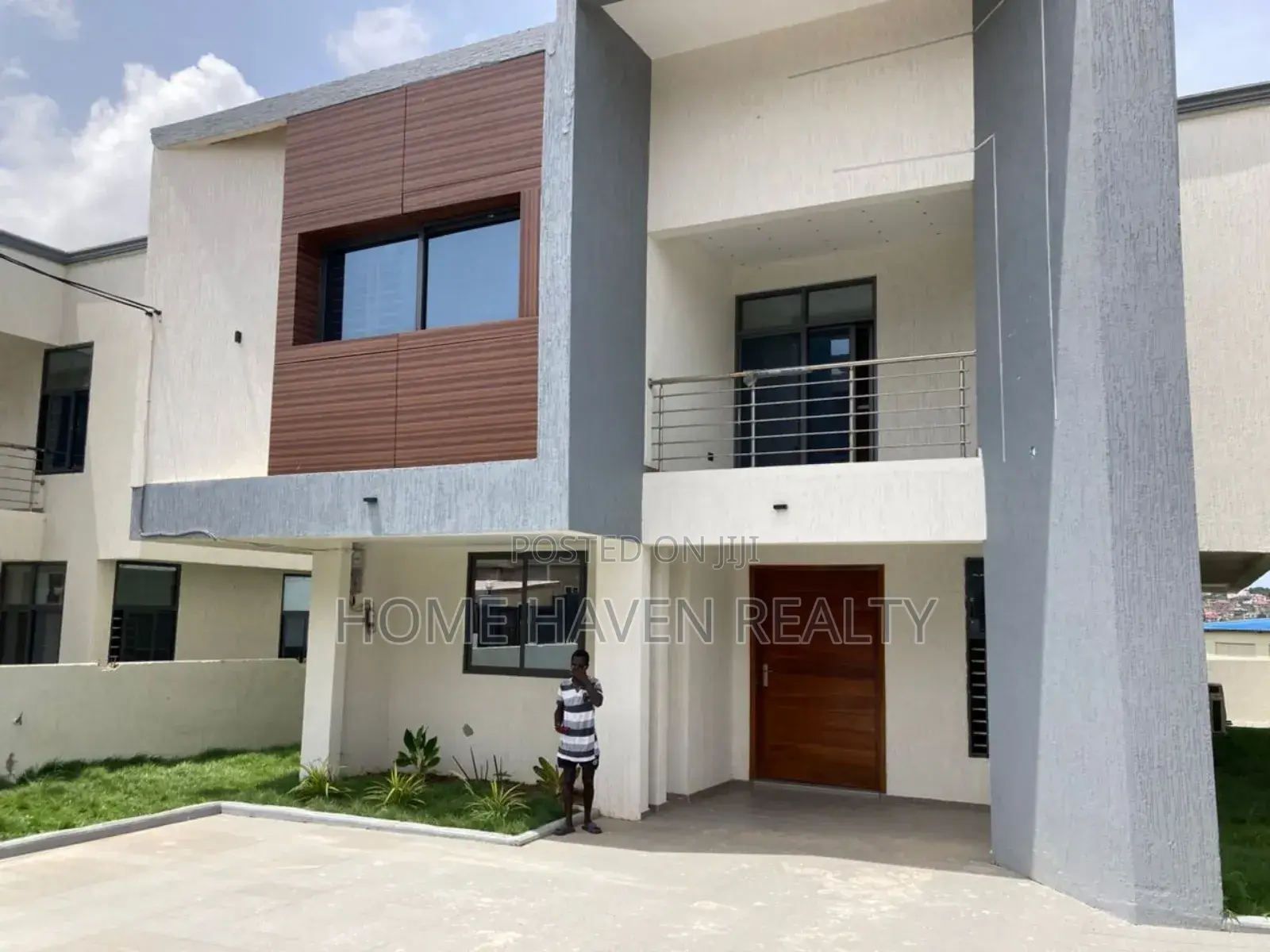 5bdrm House in West Hills Mall for sale in West Hills Mall Area