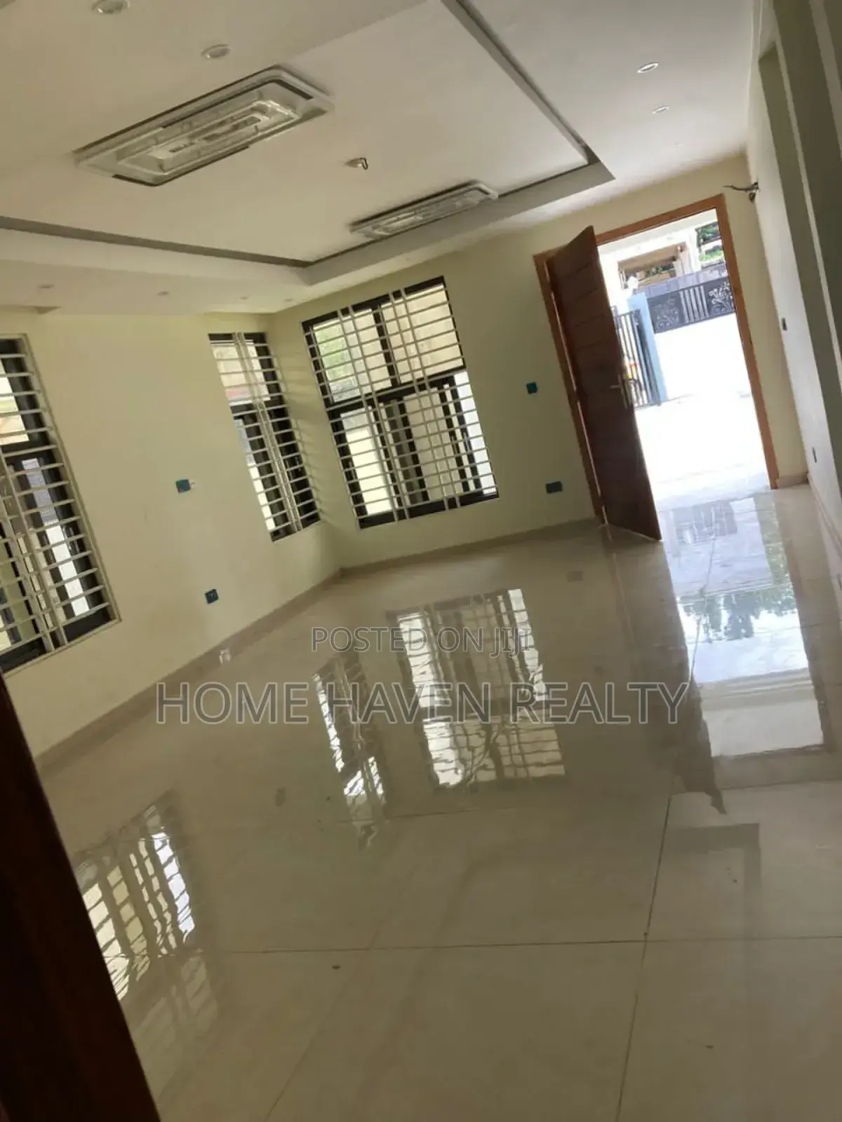 5bdrm House in West Hills Mall for sale in West Hills Mall Area