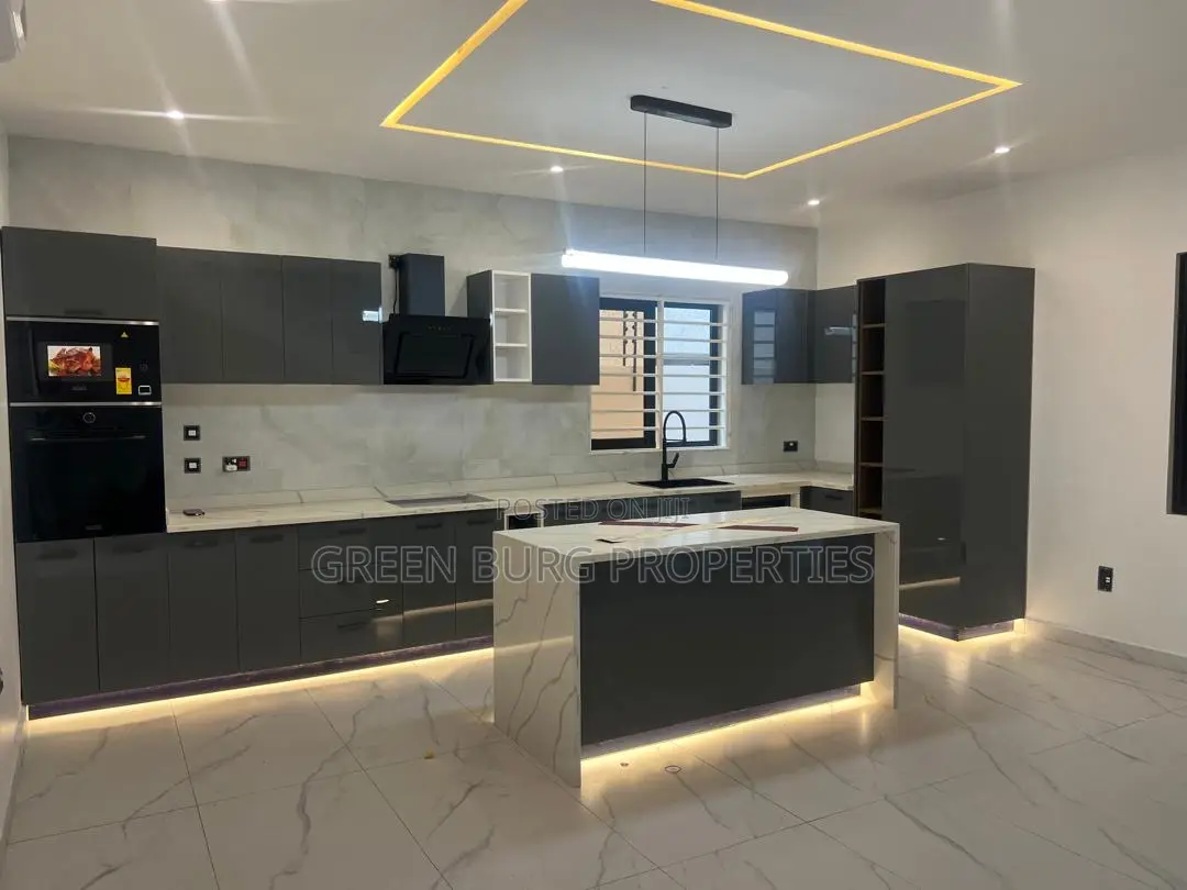 4bdrm House in Green, East Legon for sale in East Legon