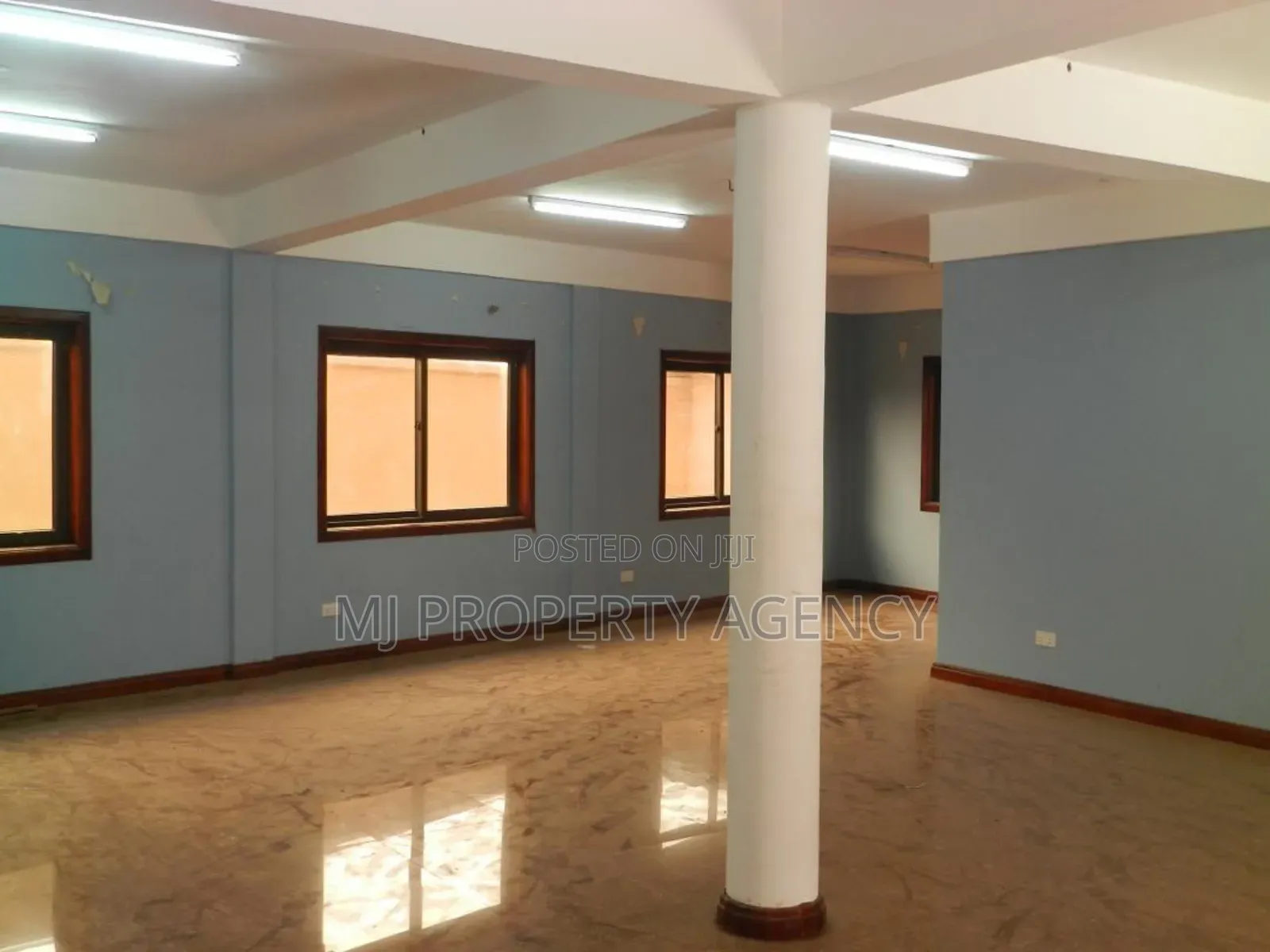 2000 SQM Warehouse With Office Complex in Tema Metropolitan