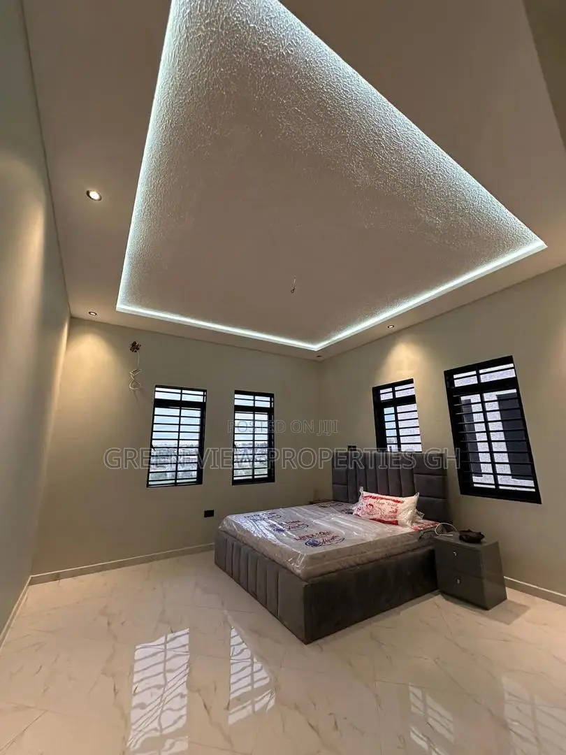 4bdrm Duplex in Adenta for sale in Adenta