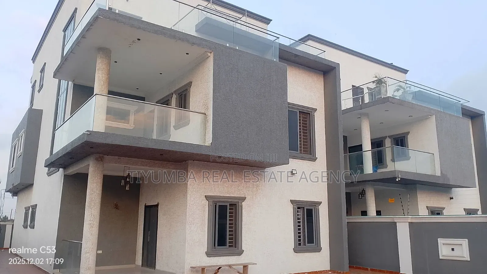 5bdrm Duplex in Tiyumba Agency, Mile 7 for sale in Mile 7