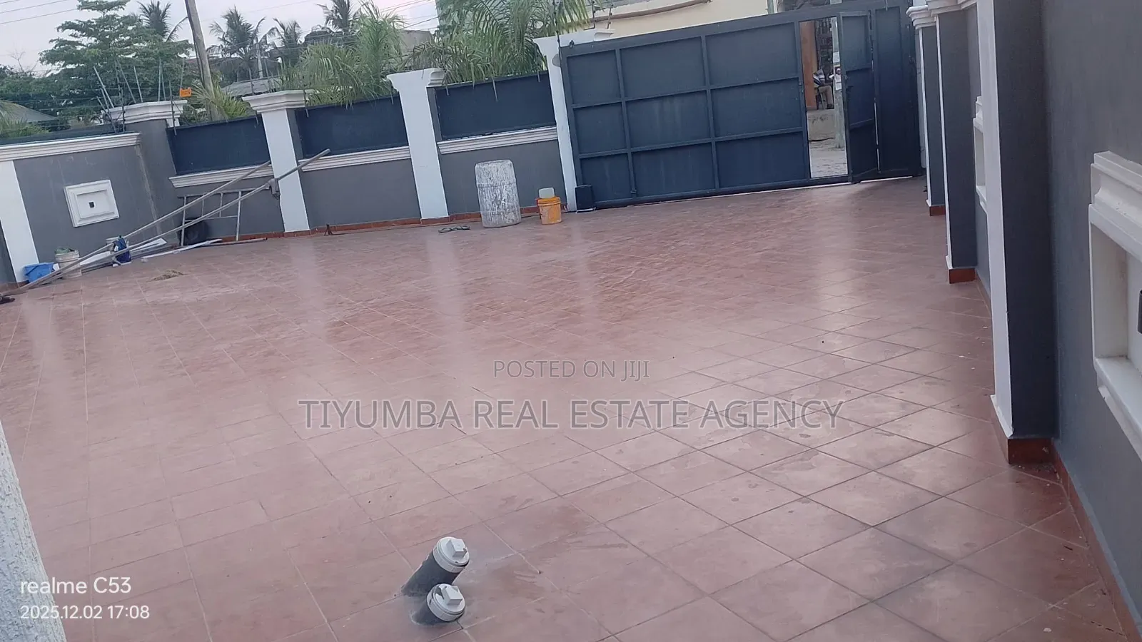 5bdrm Duplex in Tiyumba Agency, Mile 7 for sale in Mile 7