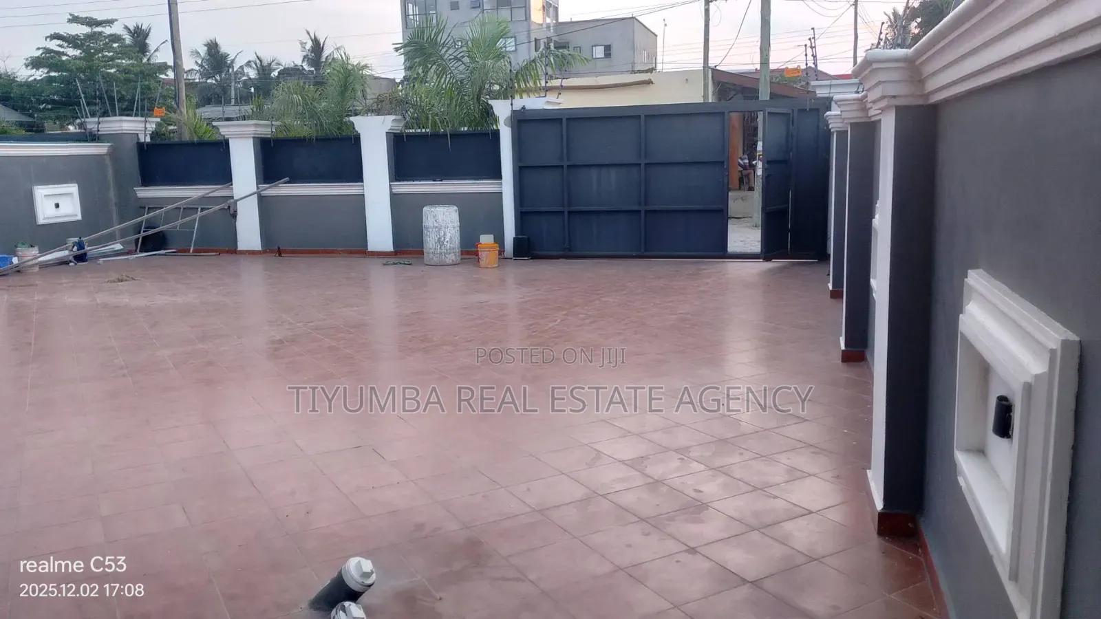 5bdrm Duplex in Tiyumba Agency, Mile 7 for sale in Mile 7