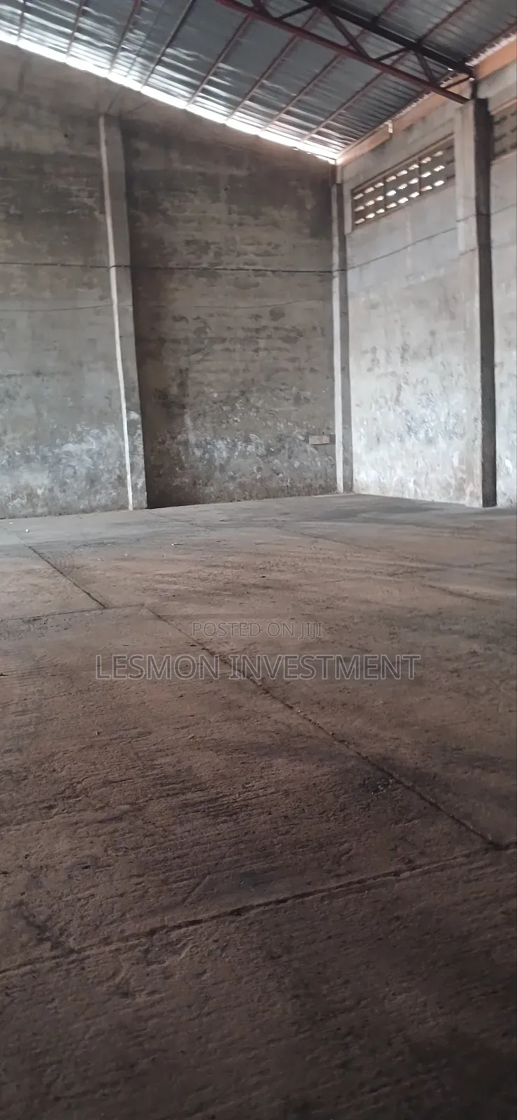 Warehouse for Rent Measuring 800sqm in Tema Industrial Area in Tema Metropolitan