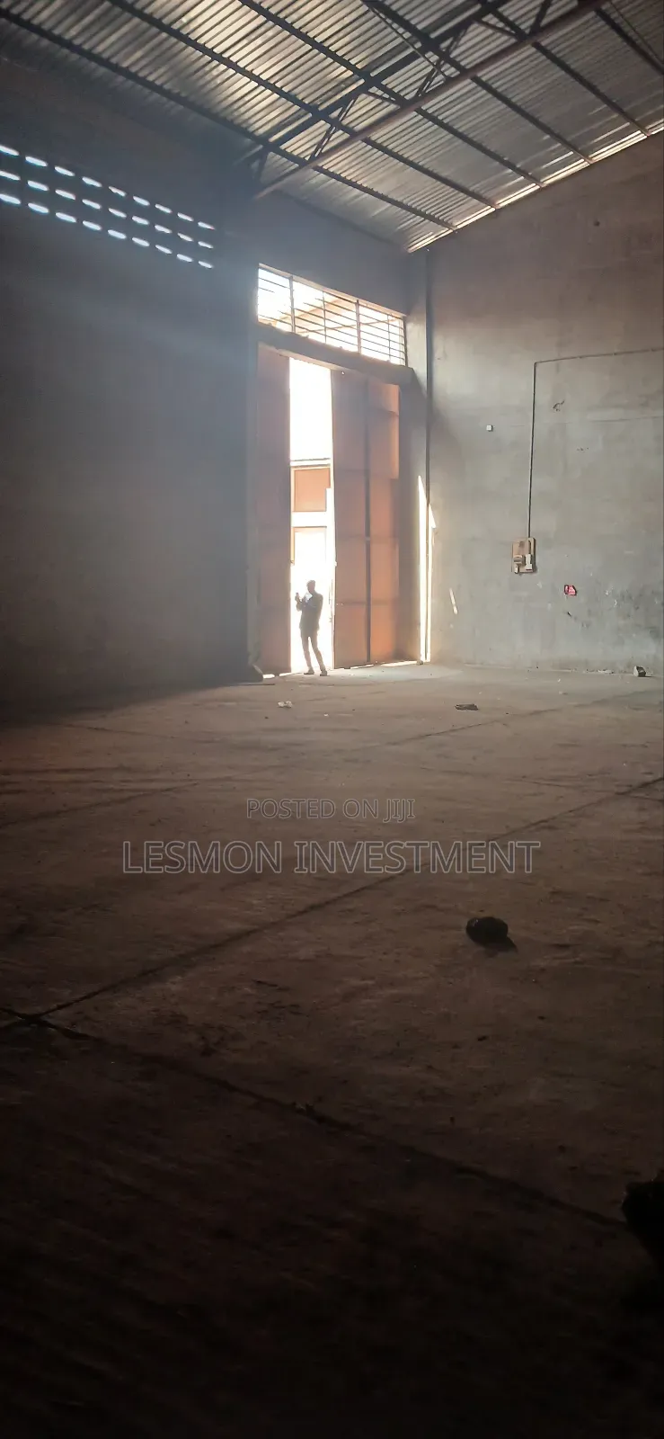 Warehouse for Rent Measuring 800sqm in Tema Industrial Area in Tema Metropolitan