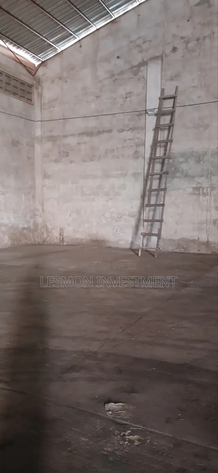Warehouse for Rent Measuring 800sqm in Tema Industrial Area in Tema Metropolitan