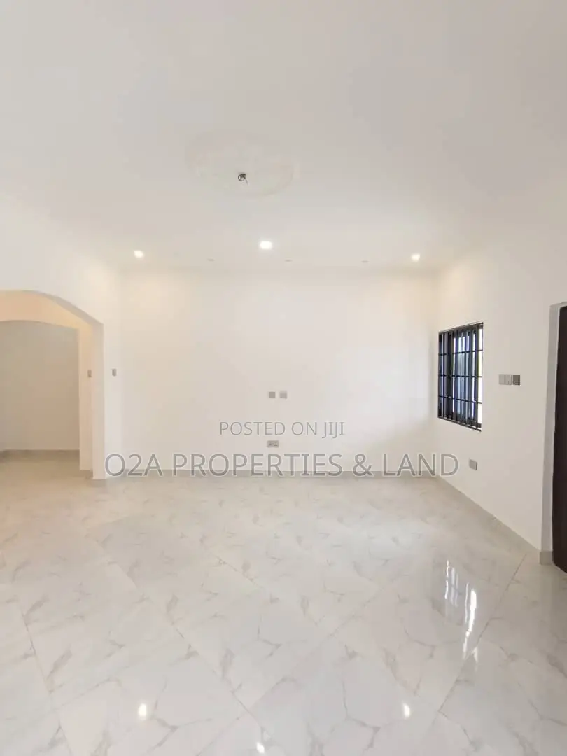 3bdrm House in Adenta Armahia, Barrier for sale in Barrier