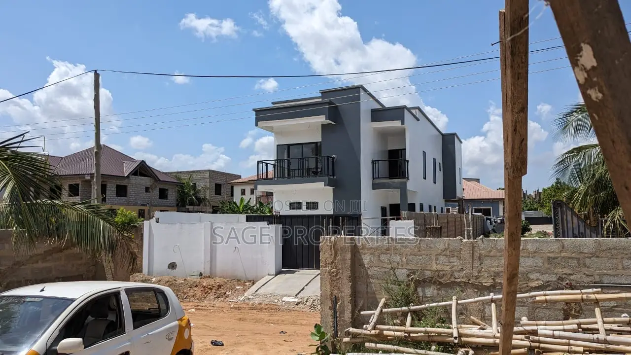 5bdrm House in Nmai-Dzorn for sale in Nmai-Dzorn