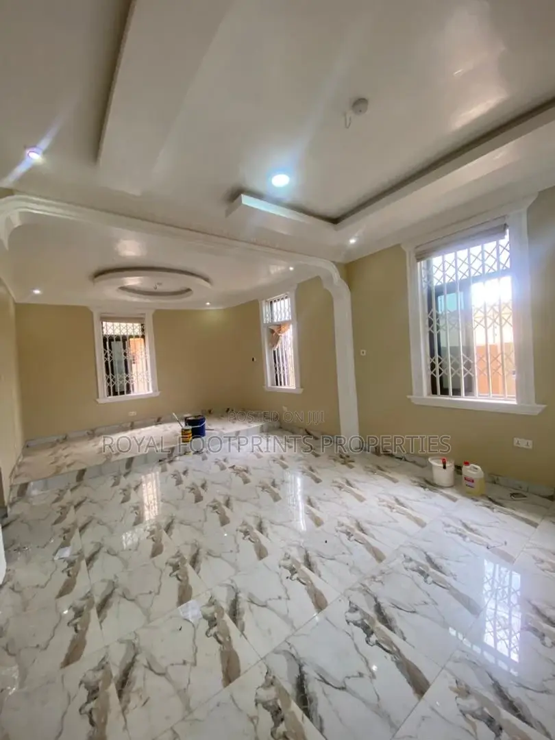 3bdrm House in Luxelooks Properties, Adenta for rent in Adenta