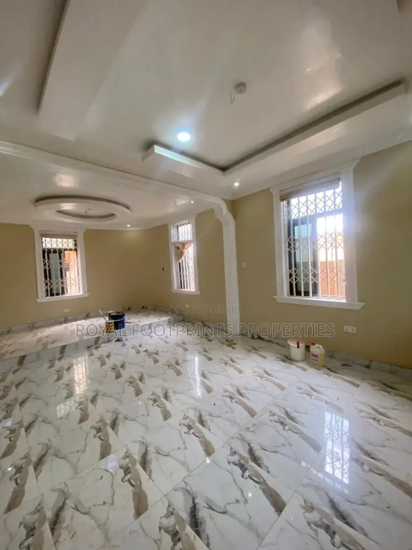 3bdrm House in Luxelooks Properties, Adenta for rent in Adenta