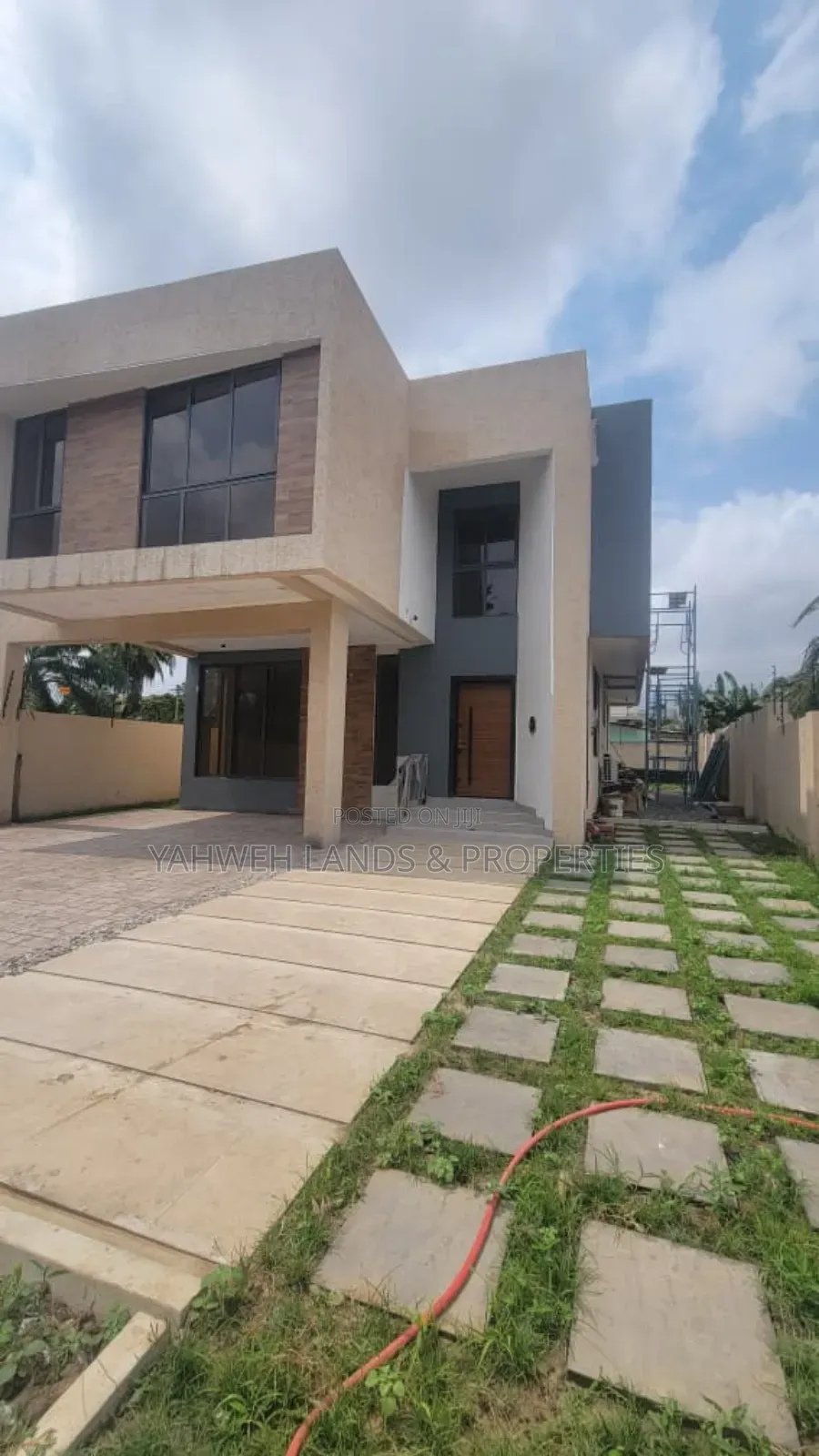 4bdrm House in Madina for sale in Madina
