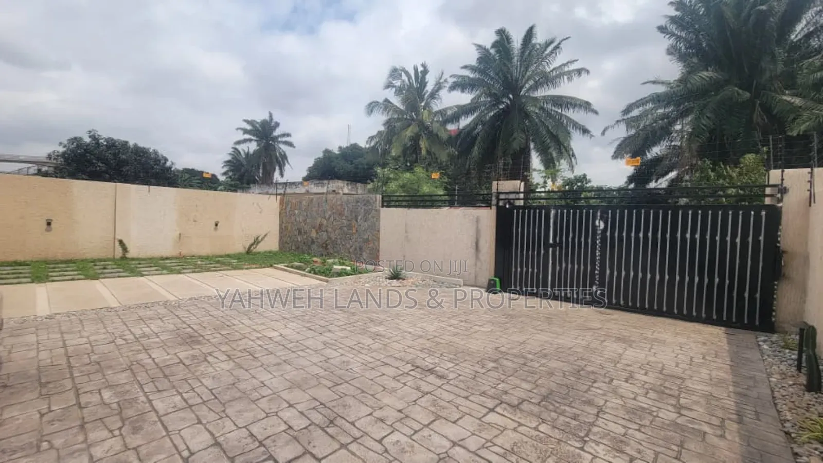 4bdrm House in Madina for sale in Madina