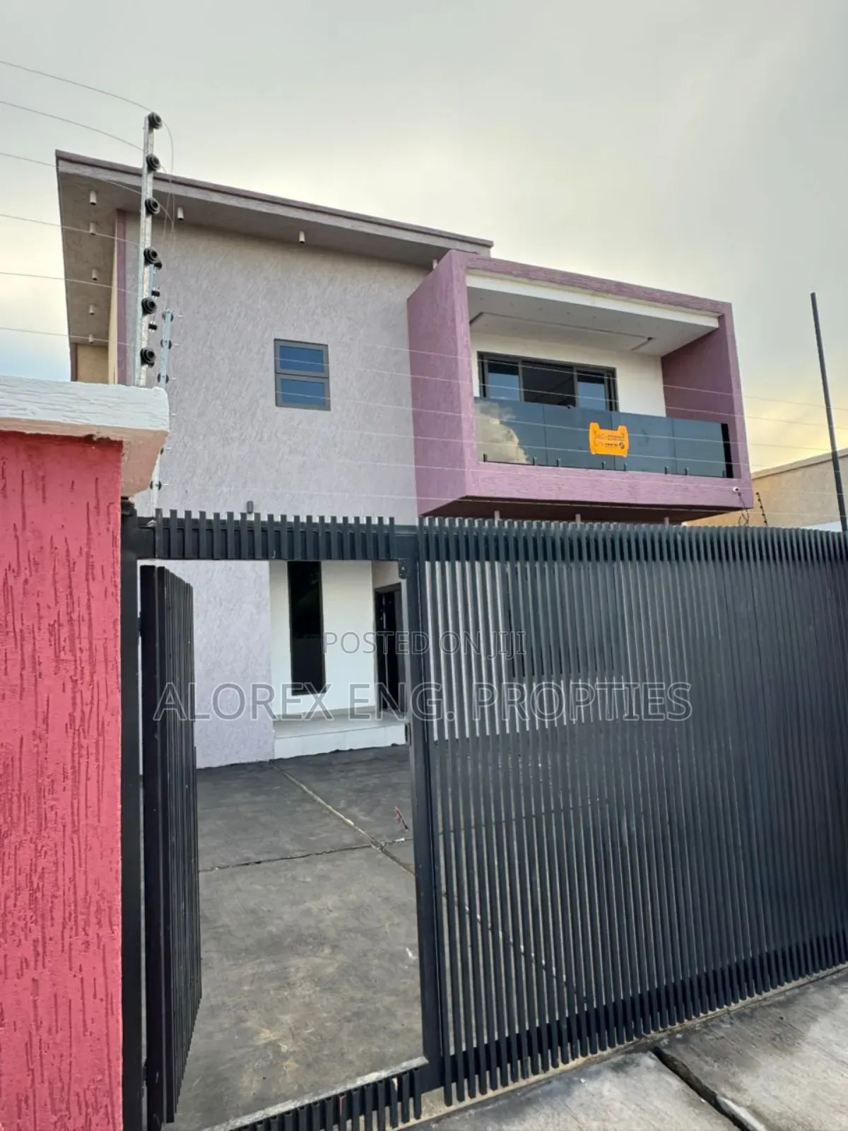 4bdrm Duplex in $150,000 Self, Ashaley Botwe for sale in Ashaley Botwe