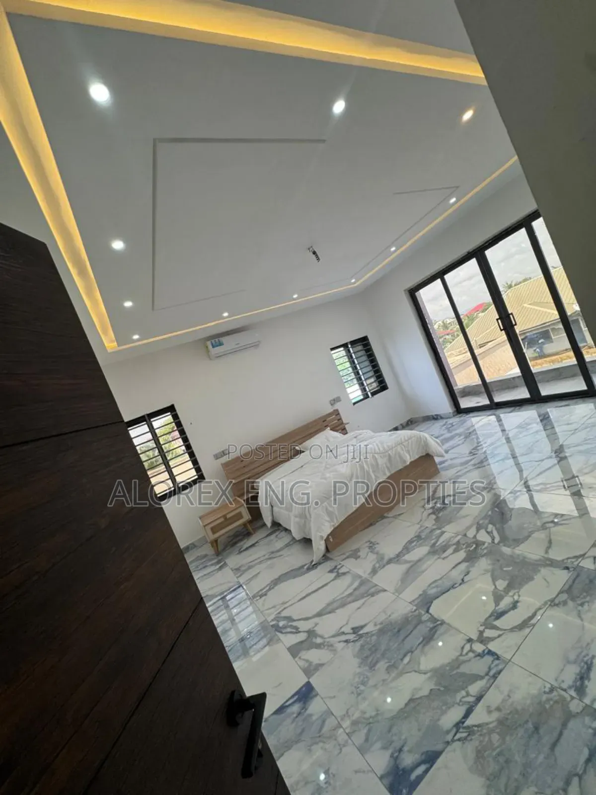 4bdrm Duplex in $150,000 Self, Ashaley Botwe for sale in Ashaley Botwe