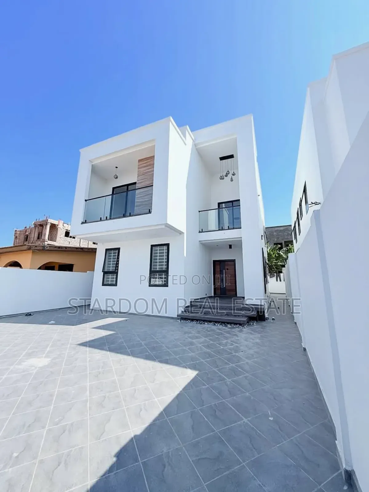 4bdrm Duplex in Sakumono for sale in Sakumono