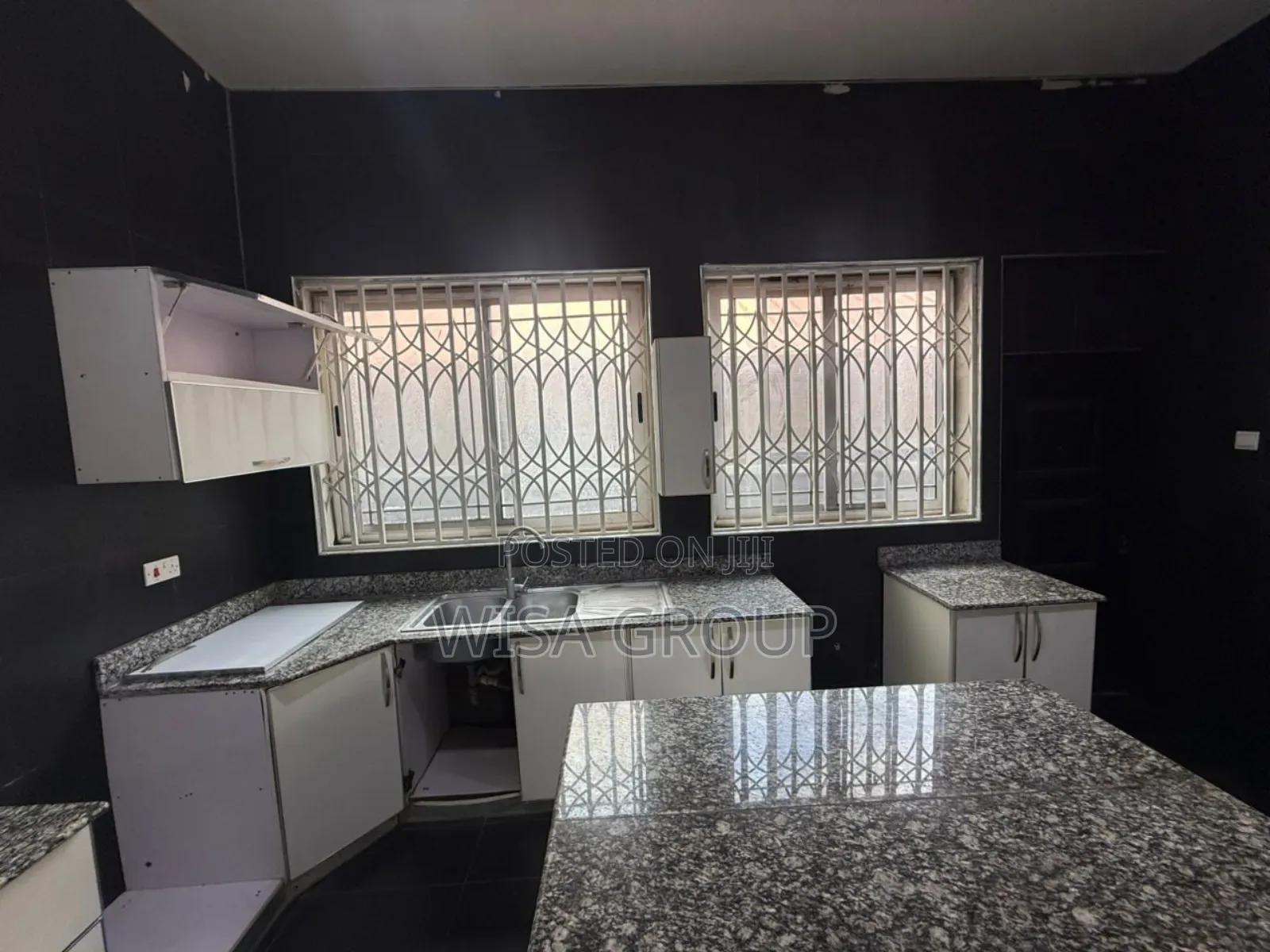8bdrm Duplex in Wisa Group, Accra Metropolitan for rent in Accra Metropolitan