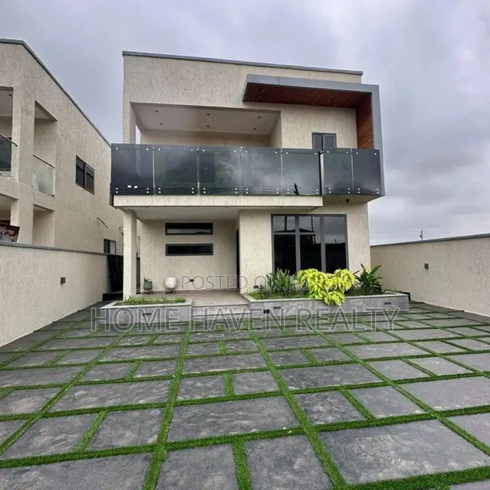 4bdrm House in Lakeside Estate for sale in Lake Side Estate