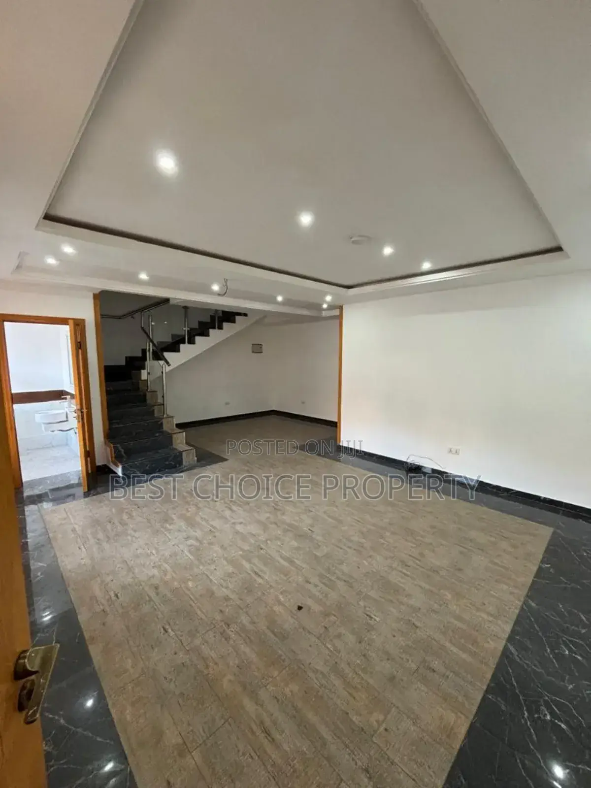4bdrm Apartment in School Junction, Ashaley Botwe for rent in Ashaley Botwe
