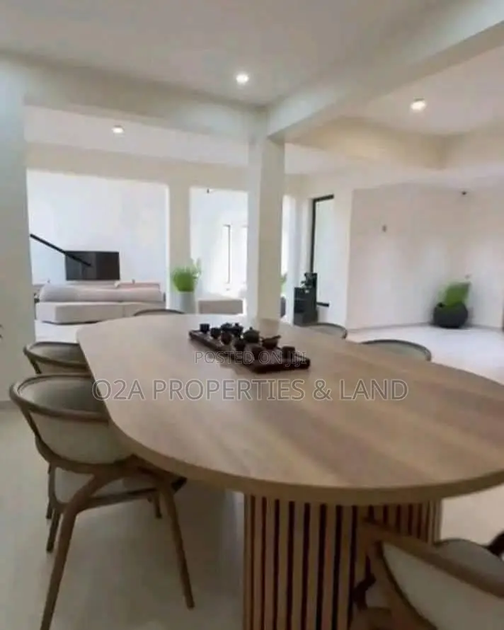 Furnished 7bdrm House in East Legon, A&C Mall Area for sale in A&C Mall Area