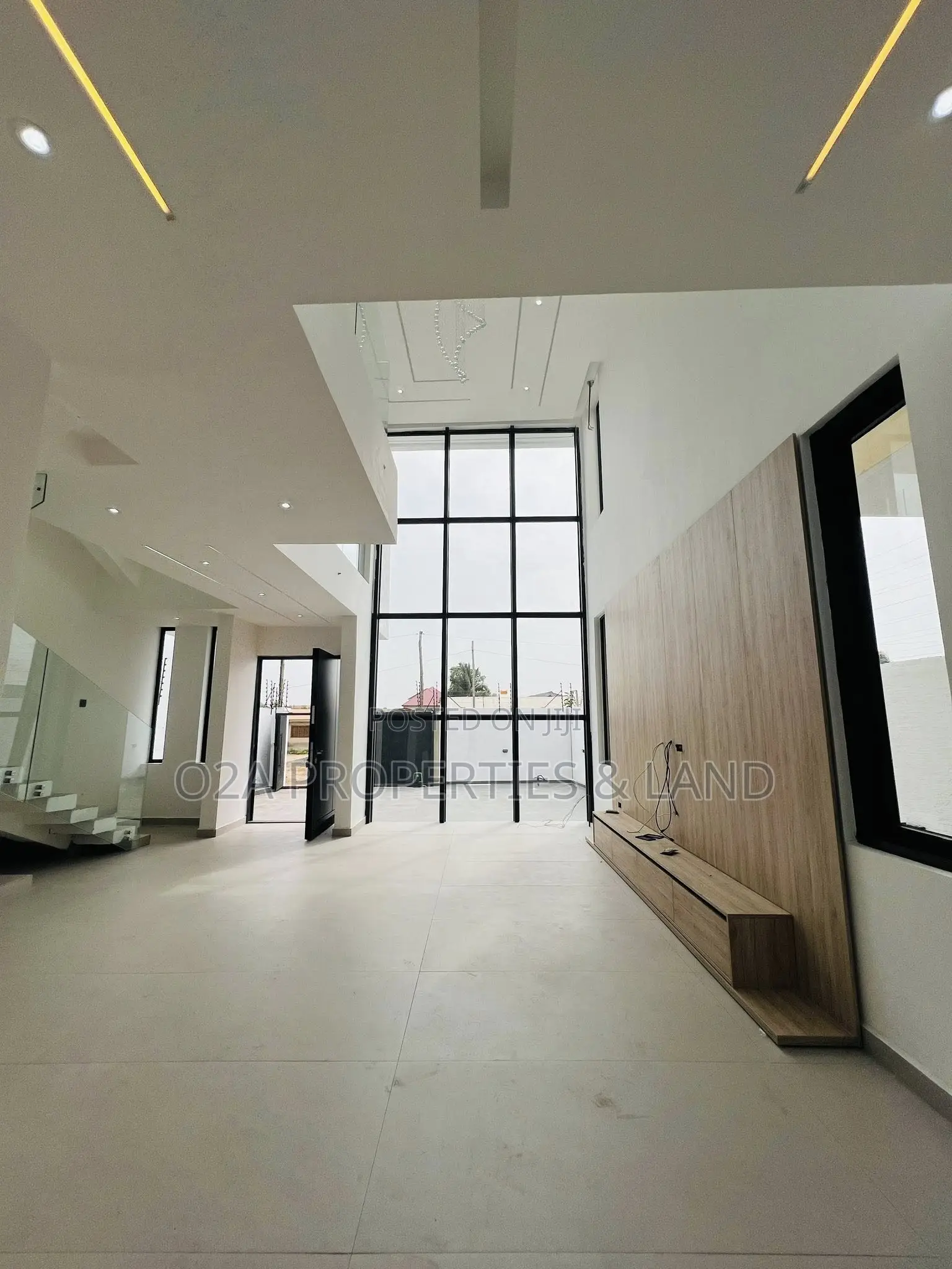 4bdrm Penthouse in Ashaley Botwe, Lake Side Estate for sale in Lake Side Estate