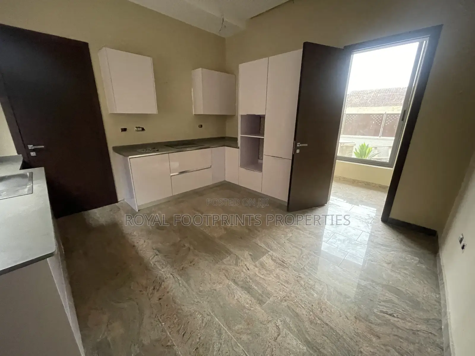 4bdrm House in Luxelooks Properties, East Legon for rent in East Legon