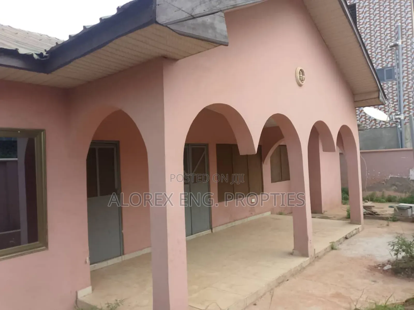 5bdrm House in Housing Down, Adenta for sale in Adenta